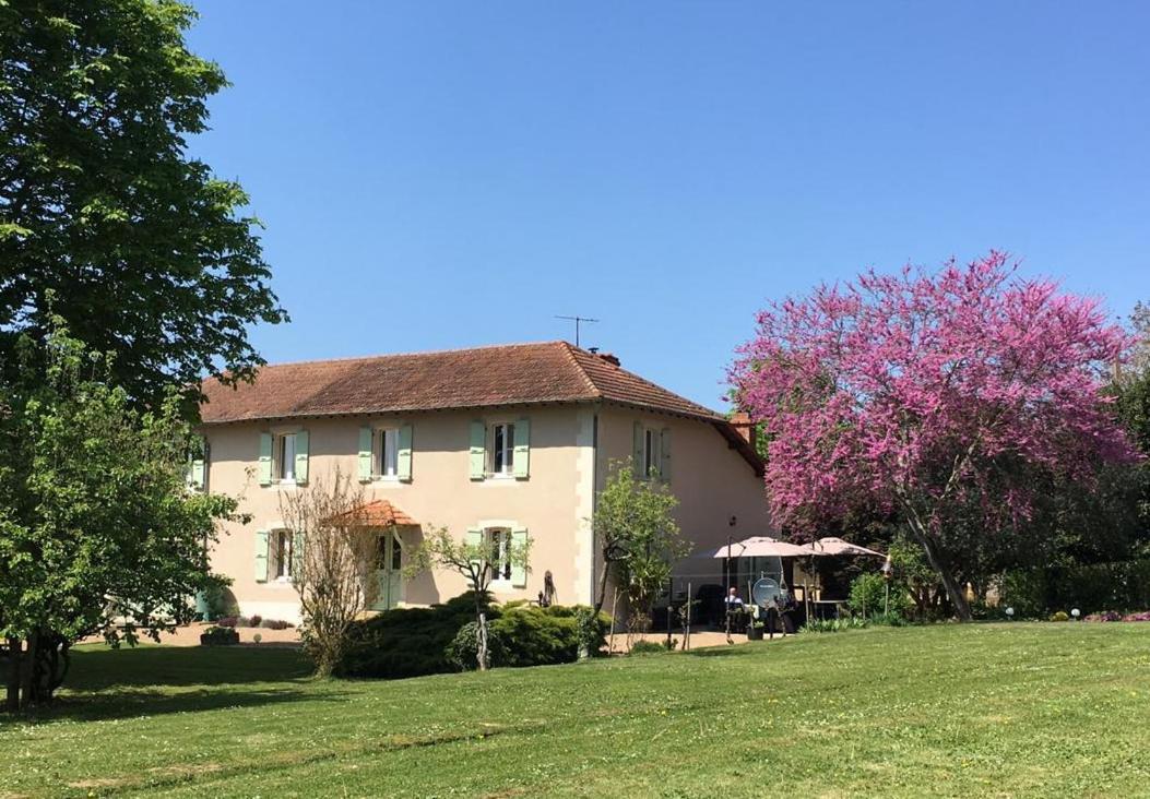 Domaine Serrot Saint-Elix-Theux Exteriör bild