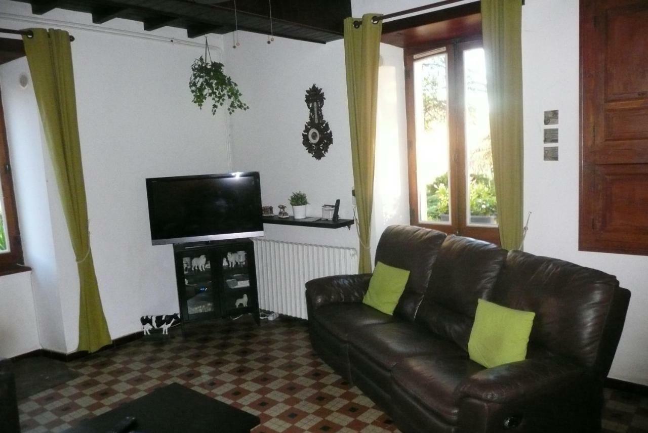 Domaine Serrot Saint-Elix-Theux Exteriör bild