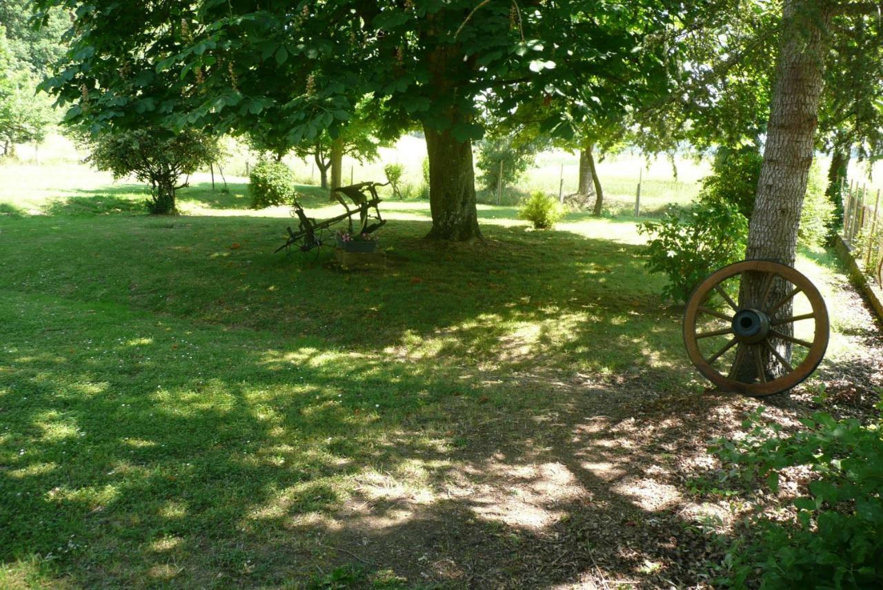 Domaine Serrot Saint-Elix-Theux Exteriör bild