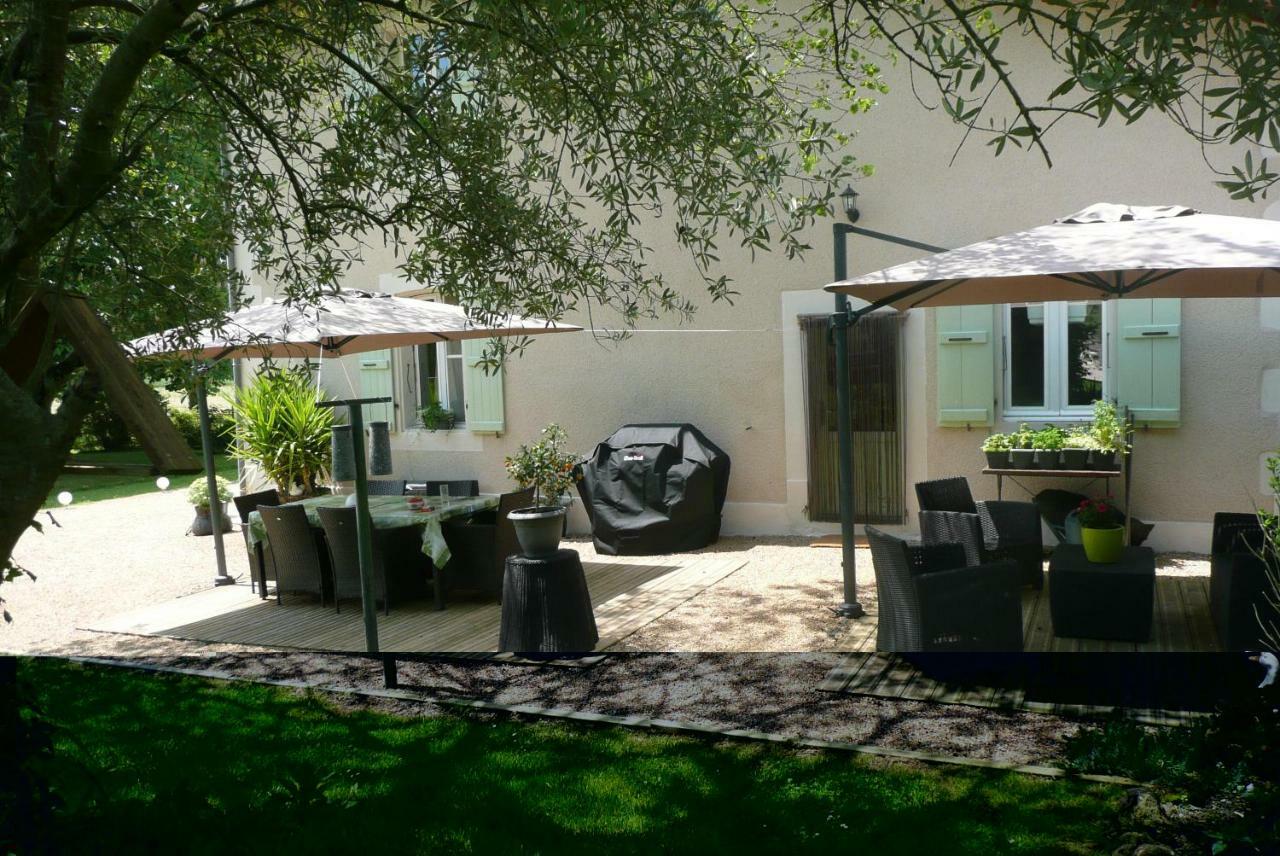 Domaine Serrot Saint-Elix-Theux Exteriör bild